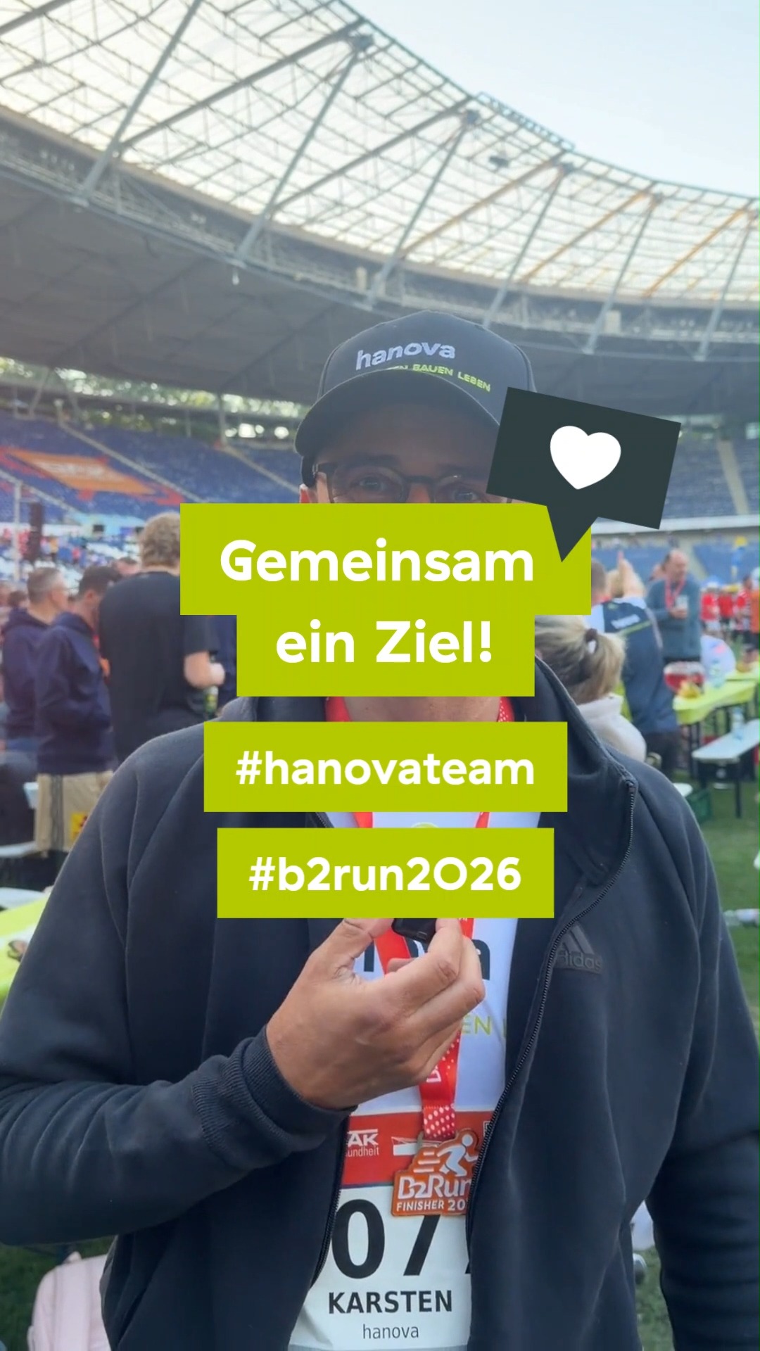 #hanovateam startklar! 
Gemeinsam ein Ziel — das macht ein richtiges Team aus. 💚
Ca. 6,5 Kilometer, einmal um den Maschsee und spektakulärer Zieleinlauf im Stadion. 
Abseits von Mails, Teams-Calls und offenen ToDos auch mal sportlich connecten. 🫱🏼‍🫲🏼

Werde Teil des #hanovateams. 
Mehr dazu: www.han…
