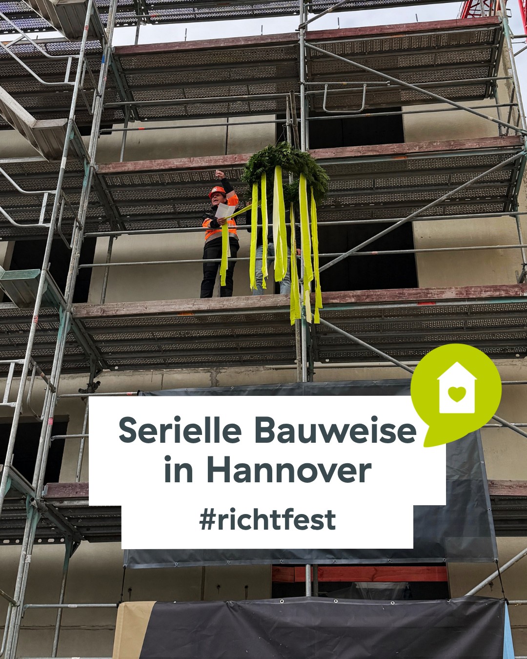 #seriellebauweise — Wir feiern das Richtfest an der Nußriede
gemeinsam mit @goldbeck_group 🚧

An der Nußriede entstehen derzeit 36 von der NBank - Investitions- und Förderbank Niedersachsen und der Landeshauptstadt Hannover geförderte, barrierefreie Wohnungen mit insgesamt rund 1850 Quadratmetern Wo…