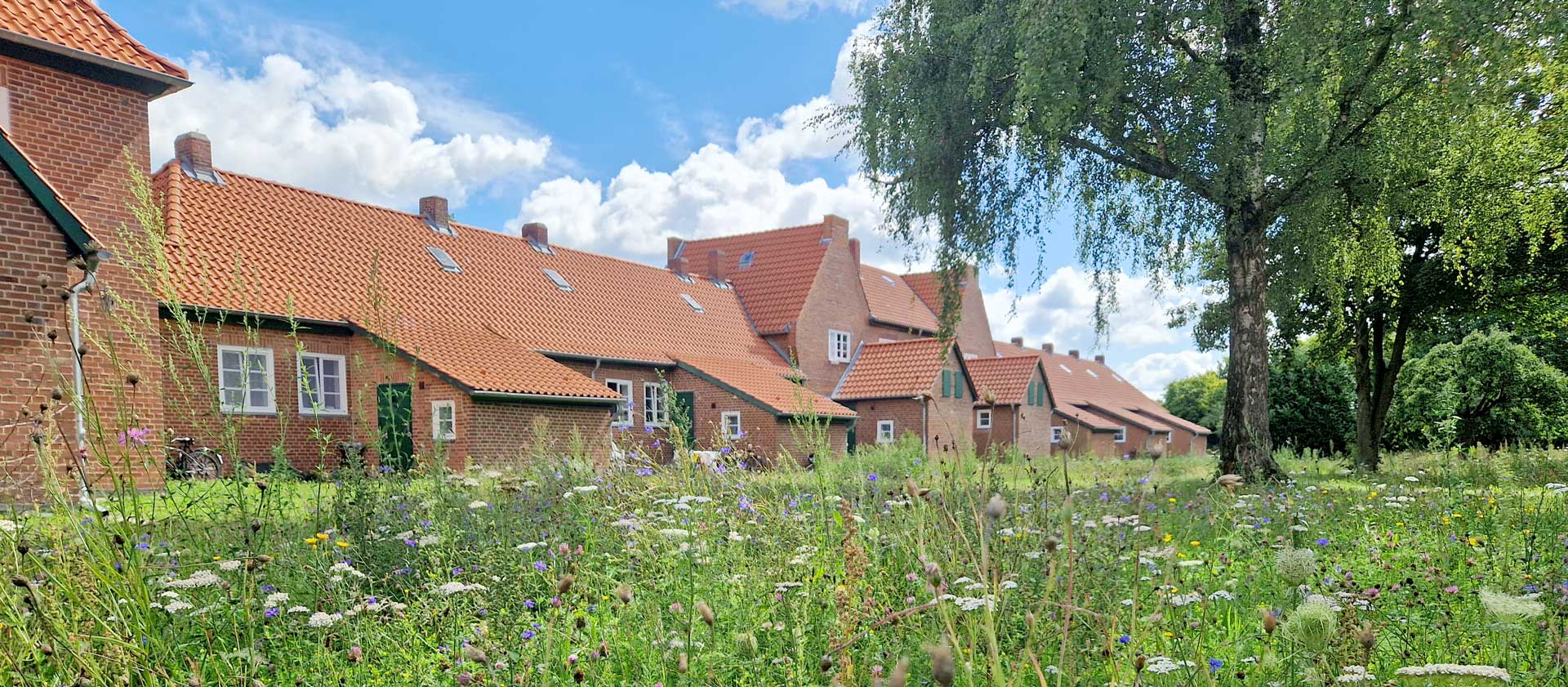 Slider_Soziale_Modernisierungsprojekte_Rote_Haeuser_20250804_115956